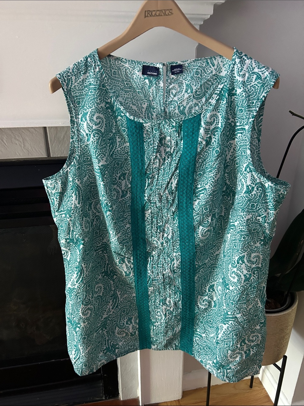 Basic Editions Teal and White Paisley Sleeveless Top
